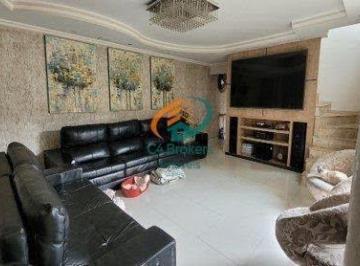 Casa · 295m² · 3 Quartos · 5 Vagas · Sobrado em Rua em Cocaia - Guarulhos, SP