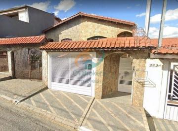 Casa · 204m² · 3 Quartos · 5 Vagas · Casa em Rua em Vila Franci - São Paulo, SP