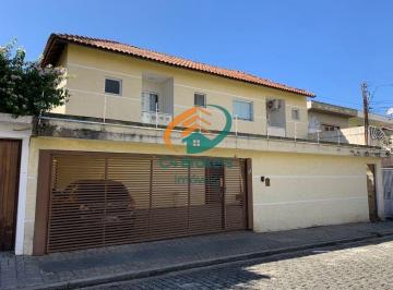 Casa · 178m² · 3 Quartos · 4 Vagas · Sobrado em Rua em Vila Milton - Guarulhos, SP