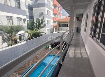 Casa · 400m² · 5 Quartos · 3 Vagas · Casa com 5 quartos/dormitórios e sala comercial no bairro Praia Comprida, em São José- SC