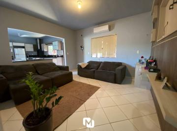 Casa · 360m² · 3 Quartos · 2 Vagas · Residência ampla, semi mobiliada, excelente opção para investimento em locação e ótima localização! 