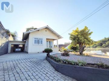 Casa · 170m² · 3 Quartos · 1 Vaga · Casa com amplo terreno, em localização privilegiada, com 3 dormitórios e terraço. Escriturada. Venha