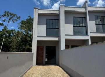 Casa · 90m² · 2 Quartos · 2 Vagas · Oportunidade Imperdível: Sobrado com 2 suítes, 2 vagas e espaço grande nos fundos!