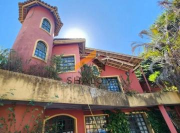 Casa · 110m² · 3 Quartos · 2 Vagas · Casa com 3 Quartos, Piscina e Área Gourmet