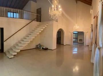 Casa de 4 quartos, Taubaté · Linda Casa em Condomínio  no Esplanada Independência - Conforto e Privacidade!