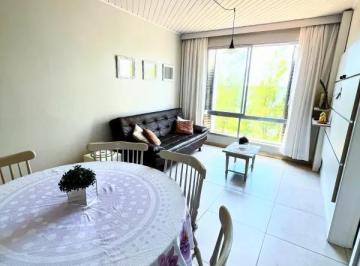 Apartamento · 60m² · 2 Quartos · Apartamento Mobiliado Próximo do Mar em Tramandaí