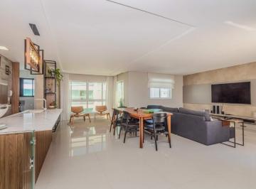 Apartamento · 239m² · 4 Quartos · 4 Vagas · Apartamento duplex à venda no Ed. Sun Island no centro de Balneário Camboriú