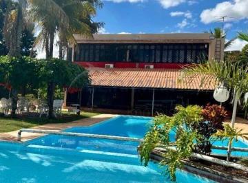 Casa · 450m² · 3 Quartos · 5 Vagas · Excelente Casa de 3 Quartos (2 Suítes), Piscina, Quadra de Tênis e Campo de Futebol no Park Way - Op