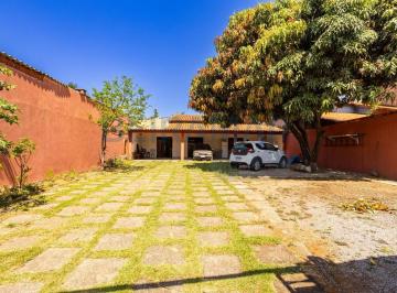 Casa · 247m² · 5 Quartos · 7 Vagas · Casa Colonial Ampla, 5 Quartos e Renda Extra à Venda QSC 19 - Taguatinga Sul