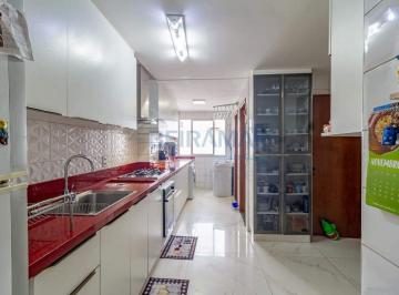 Cozinha · 141 m², planta excelente! Apartamento 4 quartos, 1 suíte com varanda, 2 vagas de garagem à Venda no 
