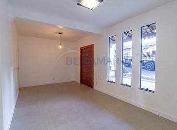 Casa · 180m² · 3 Quartos · 2 Vagas · Casa de Alto Padrão com 3 Quartos, 1 Suíte, 2 Vagas, Área Gourmet e Segurança Completa à Venda em Co