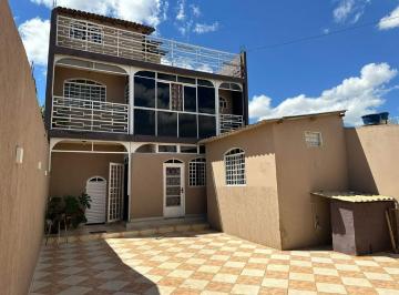 Casa · 160m² · 2 Quartos · 3 Vagas · 2 Casas à Venda - QNN 24