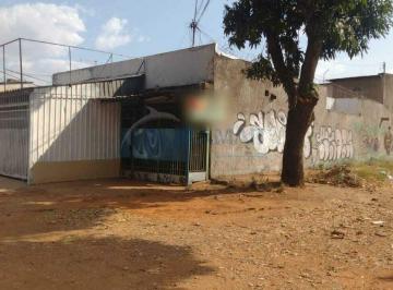 Casa · 250m² · 7 Quartos · 1 Vaga · Imóvel com 3 Casas, 2 Lojas e 1 Vaga de Garagem à Venda na QNM 08 – Ceilândia
