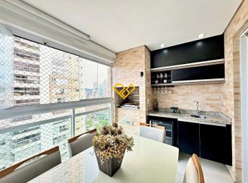 Varanda com churrasqueira · Apartamento 2 quartos em Santos