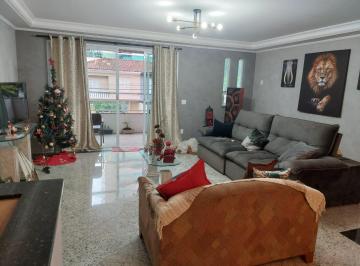 Casa de 4 quartos, Santos · Casa Sobreposta Alta com 4 suítes, piscina, 2 vagas