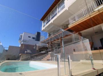 Foto 34 · Bairro Santos Dumont / Casa espaçosa com 3 quartos Área de lazer com piscina!
