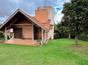 Casa · 176m² · 3 Quartos · 2 Vagas · Casa de Condomínio em Campos do Jordão