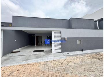 b57aae65d91c7897141f595daab404b7ffbe9868 · CASA FINO ACABAMENTO COM 3 QUARTOS, ÓTIMA LOCALIZAÇÃO PARA SUA FAMILIA.