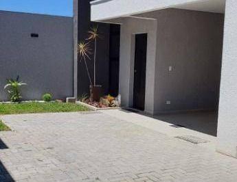 e8adc42ddd2d59e80a8651cba3d4fae18aba28b9 · CASA TÉRREA NOVA  COM ÓTIMO ESPAÇO DE TERRENO NA FRENTE E LATERAL
