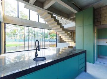 Casa · 277m² · 3 Quartos · Casa Moderna com Estilo Industrial e Área Gourmet – Ampla, Funcional e Integrada à Natureza