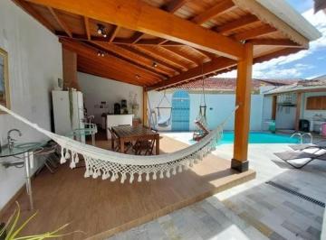 Casa de 4 quartos, Taubaté · Casa à Venda em Condomínio - 300m² de Conforto em Taubaté.