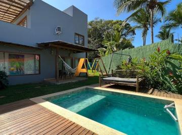 Casa · 210m² · 3 Quartos · 1 Vaga · CASA 3/4 COM SUÍTE EM ITACARÉ - PORTEIRA FECHADA