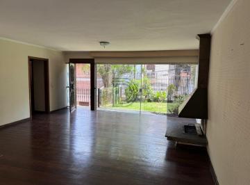 Casa · 306m² · 3 Quartos · 6 Vagas · Sobrado isolado à venda com excelente potencial!