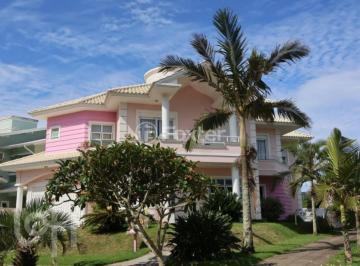fb3dcd99 · Casa, 5 dormitórios, 282 m², em Pântano do Sul