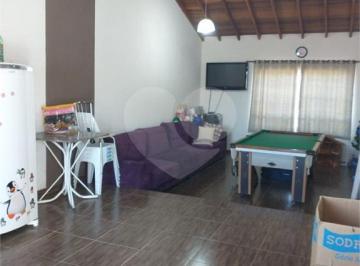Imagem Principal · Casa a venda em Salto SP, bairro jardim Santo Antônio, com 02 dormitórios, cozinha com armários.