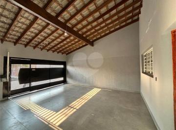 Imagem Principal · EXCELENTE casa, ampla e TÉRREA, em bairro tranquilo e bem localizado. Venha conhecer!!