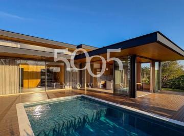 Foto 01 · Casa à venda no condomínio Villas do Golf, com 470m² de área construída e 788,11m² de terreno.