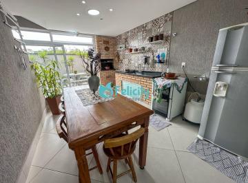 Casa · 204m² · 3 Quartos · 4 Vagas · Sobrado com 3 suítes, 4 vagas, corredor lateral, 204m2 no Jardim Pinheiros