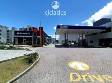 Comercial · 262m² · 7 Vagas · Locação de galpão em área comercial com 262 m² bem localizado na região do Balneário Estreito, Flori