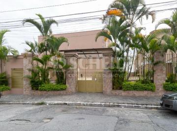 Casa · 195m² · 3 Quartos · 2 Vagas · Casa á Venda em Condomínio na Vila Formosa com 195m², 3 quartos sendo 3 suítes, 2 vagas.