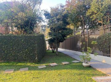 Casa de 3 quartos, Curitiba · Excelente! Em condomínio.  Próximo ao Colégio Santa Maria  e Parque S. Lourenço