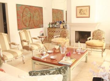 Casa · 450m² · 3 Quartos · 2 Vagas · Casa localizada Rua Fechada