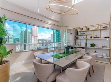 Apartamento · 250m² · 4 Quartos · 3 Vagas · Cobertura duplex à venda no Ed. Esquina Di Fiore no centro de Balneário Camboriú.