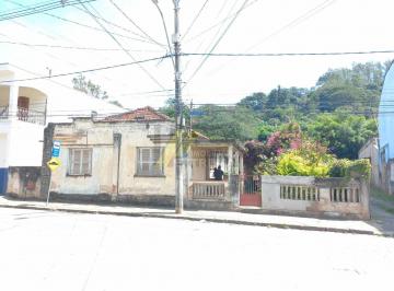 Casa · 1557m² · 2 Quartos · Casa em terreno comercial.