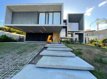 Casa · 580m² · 5 Quartos · 6 Vagas · Casa à venda no bairro Busca Vida - Camaçari/BA