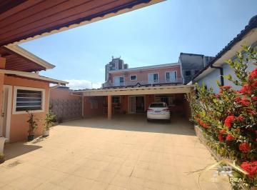 Casa · 200m² · 3 Quartos · 6 Vagas · Lindo Sobrado de 200m² com 3 Quartos - 5 Vagas no Jaguaribe em Osasco.