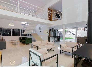 Casa de 3 quartos, Curitiba · RESIDENCIA DE ALTO PADRAO – MOBILIADA – 389 M² PRIVATIVOS – 3 SUITES – PISCINA AQUECIDA – UBERABA