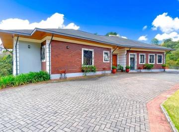 Casa · 420m² · 5 Quartos · 2 Vagas · Casa em Campos do Jordão