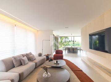 Apartamento · 282m² · 3 Quartos · 3 Vagas · Apartamento Decorado com 3 Suítes e Área Social Integrada - Aluguel 282m² - Curitiba/PR