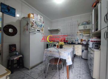 Casa · 187m² · 6 Quartos · 2 Vagas · Oportunidade na Vila Barros: Imóvel com 3 Casas