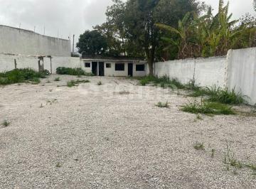 Terreno · 1075m² · Situado em uma rua tranquila e Terreno excepcional de 1.180 m²,