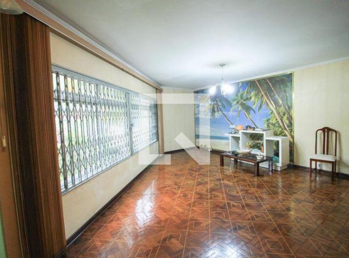 Foto do imóvel - Casa à venda em Água Rasa: 3 quartos, 1 suíte, jardim, permite pets e com closet! Ideal para.