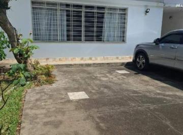 Casa · 220m² · 3 Quartos · 4 Vagas · Casa térrea no Brooklin - 3 quartos - 4 vagas - 553m²