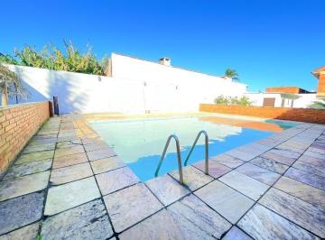 451240_id3LhVhITQGfeYp_4512406553c8537d3ff.jpg · Sobrado à Venda em Imbé | Condomínio com Piscina