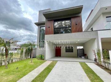 Fachada · Lindo sobrado com piscina e 4 suítes, disponível para venda no Bella Città