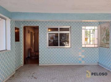 ed653f24aab1f71132ce4260f077790168f3ad84 · Casa à venda | 180m² | 3 casas individuais | 2 vagas |